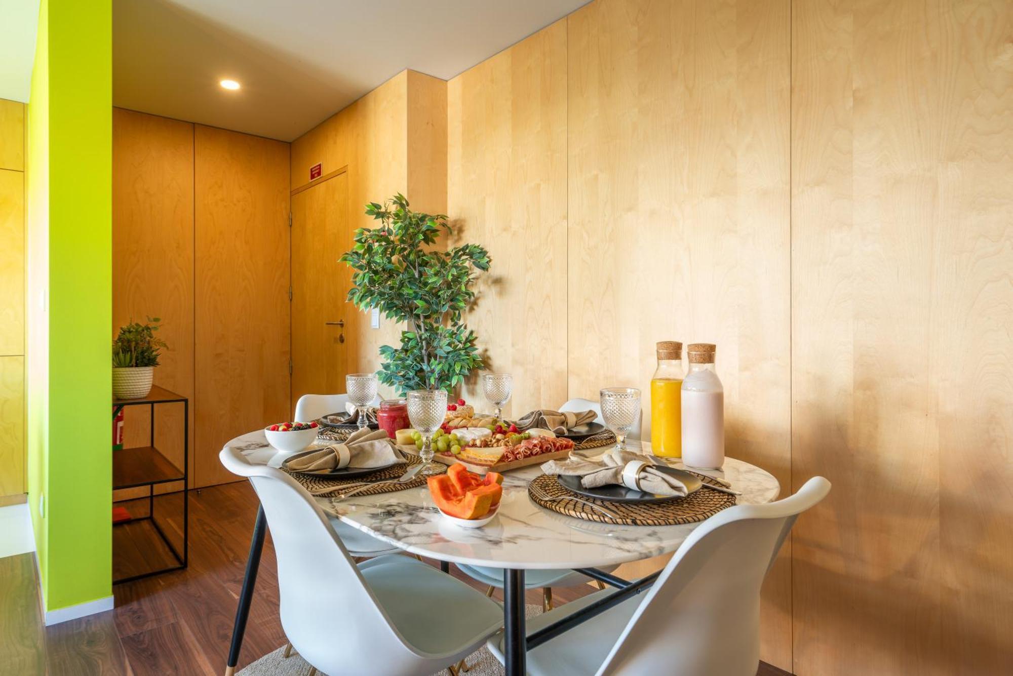 Host Wise - Restful Minimalist Flat - Balcony Apartment Porto Ngoại thất bức ảnh
