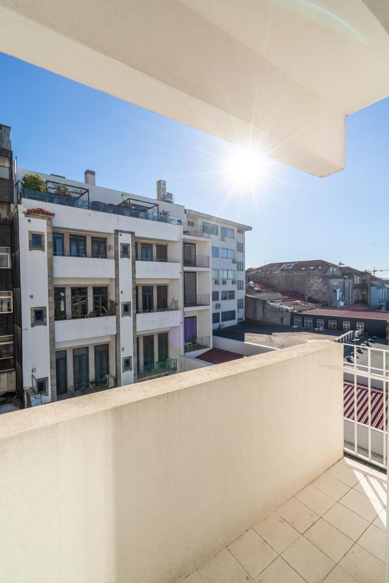 Host Wise - Restful Minimalist Flat - Balcony Apartment Porto Ngoại thất bức ảnh